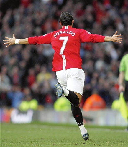 足坛崭露头 足坛崭露头